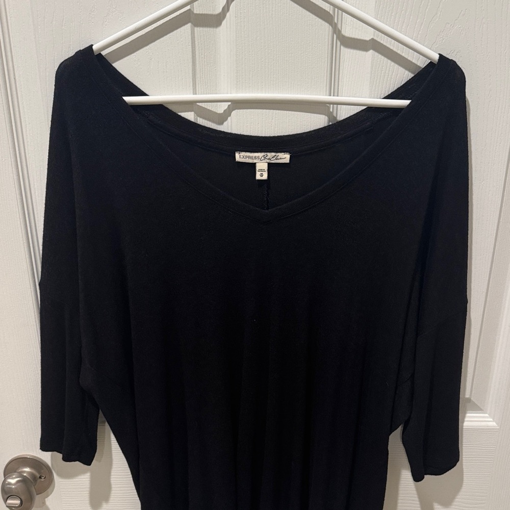 Express Charcoal V-Neck Top - Picture 12 of 12